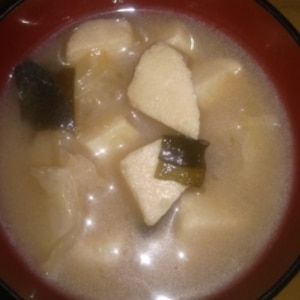 フワフワ高野豆腐とワカメのお味噌汁♪